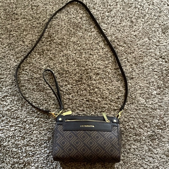 Liz Claiborne Handbags - Liz Claiborne Elly Crossbody